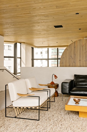 Madeira e revestimento Casulo Design
